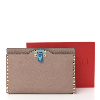 Valentino Garavani Vitello Rockstud Clutch Poudre 7 of 7