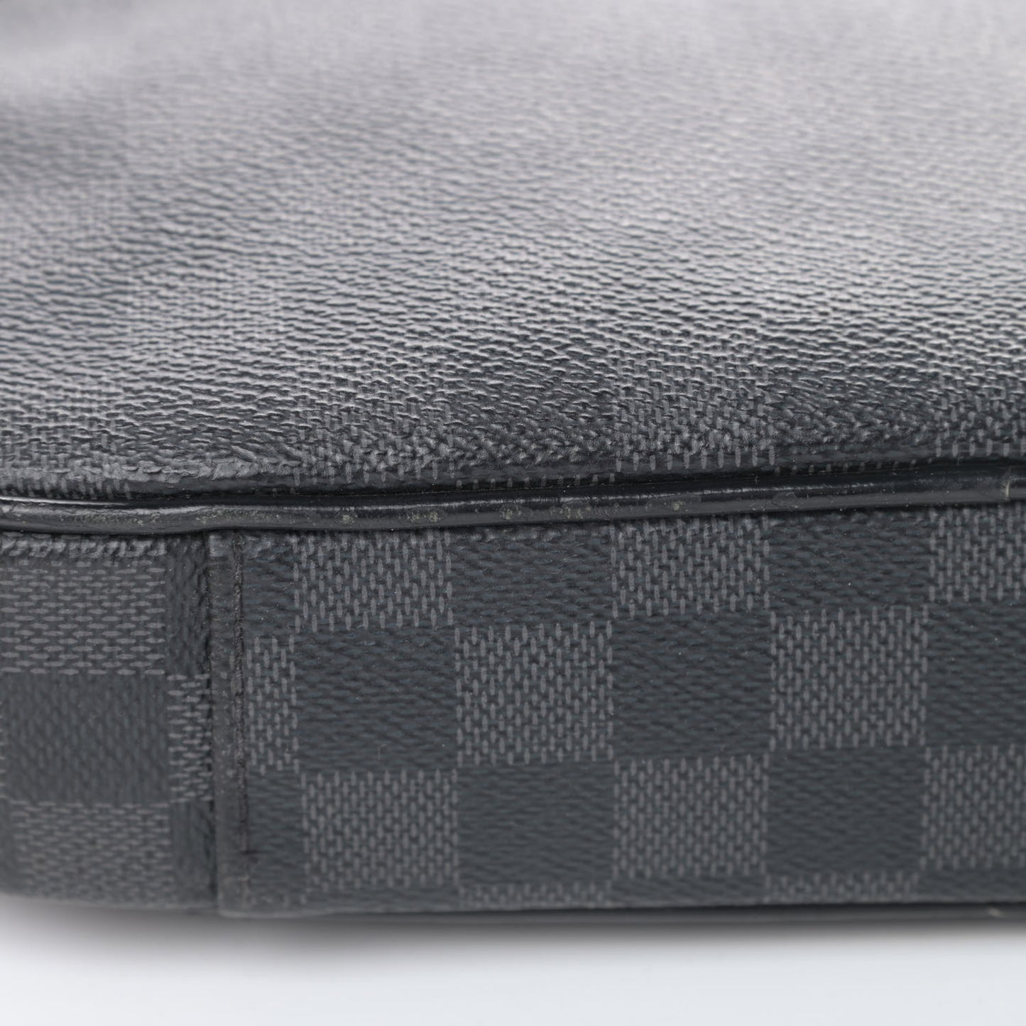 Damier Graphite Ambler