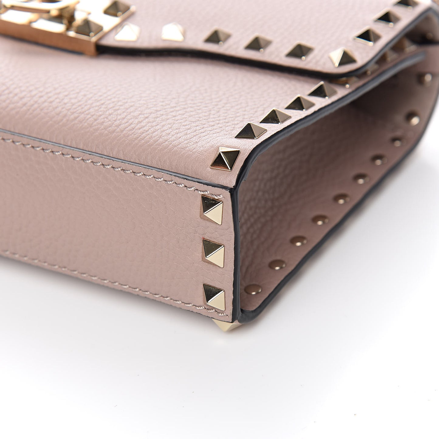 Pebbled Calfskin Medium Rockstud Flip Lock Crossbody Bag Poudre