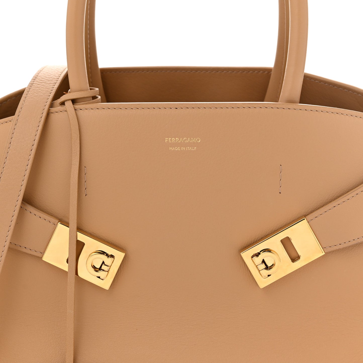 Natural Grain Calfskin Small Hug Bag Light Caramel