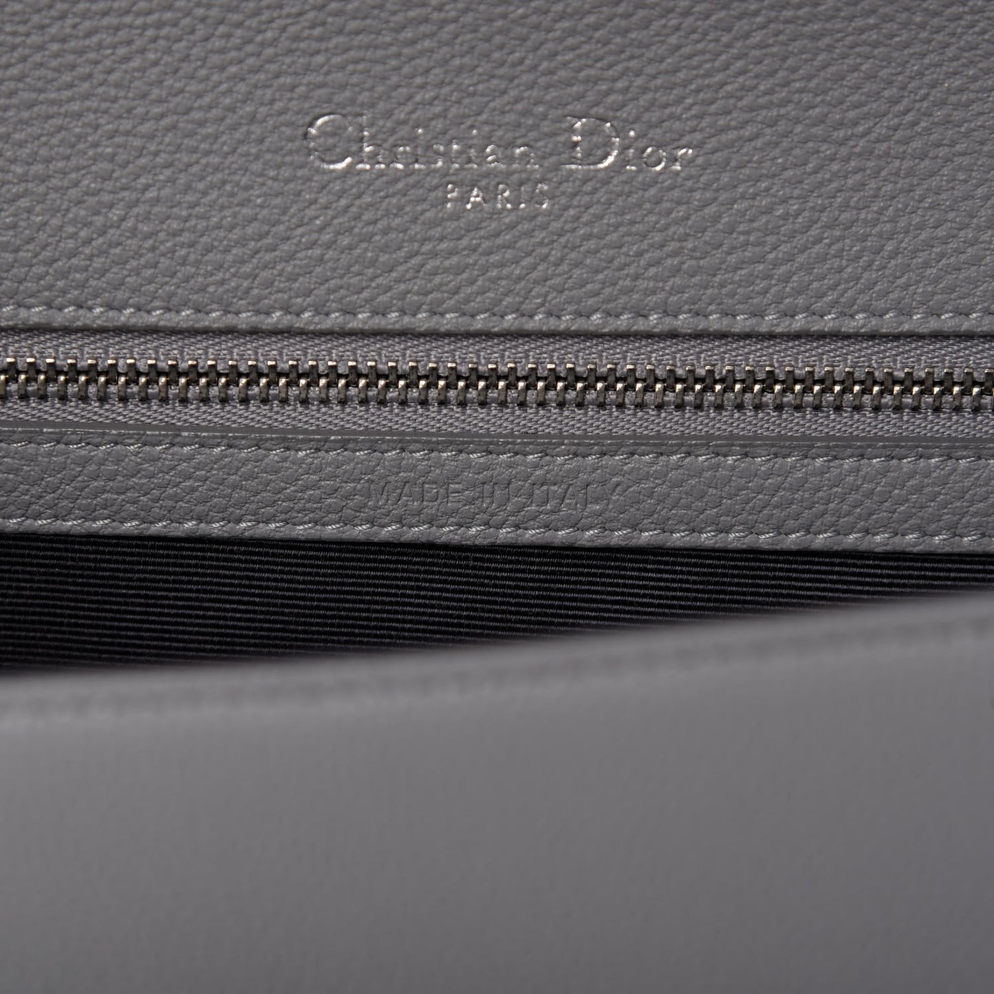Grained Calfskin Medium Diorama Flap Bag Gris
