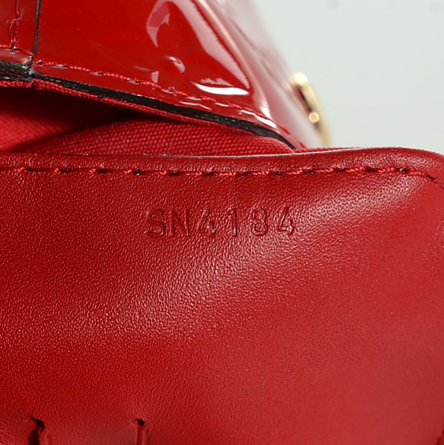 Louis Vuitton Vernis Mini Sac Lucie Cherry 7 of 7