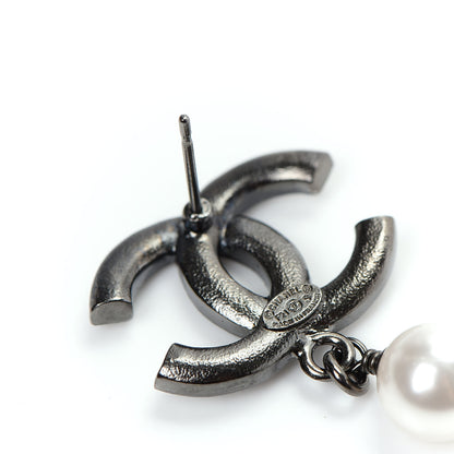 Chanel Baguette Crystal Pearl CC Drop Earrings Ruthenium 5 of 6