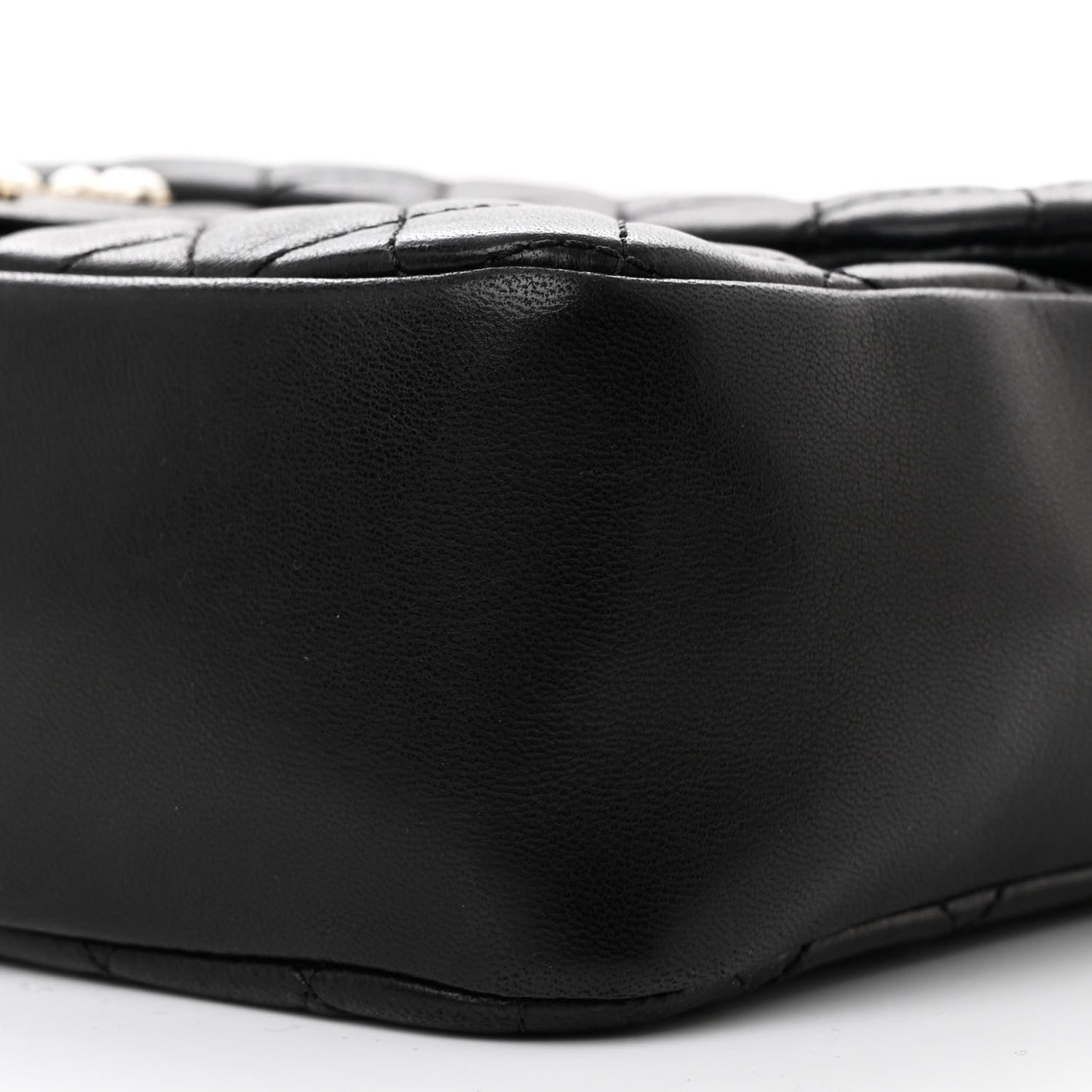 Lambskin Quilted Medium Westminster Pearl Flap Black