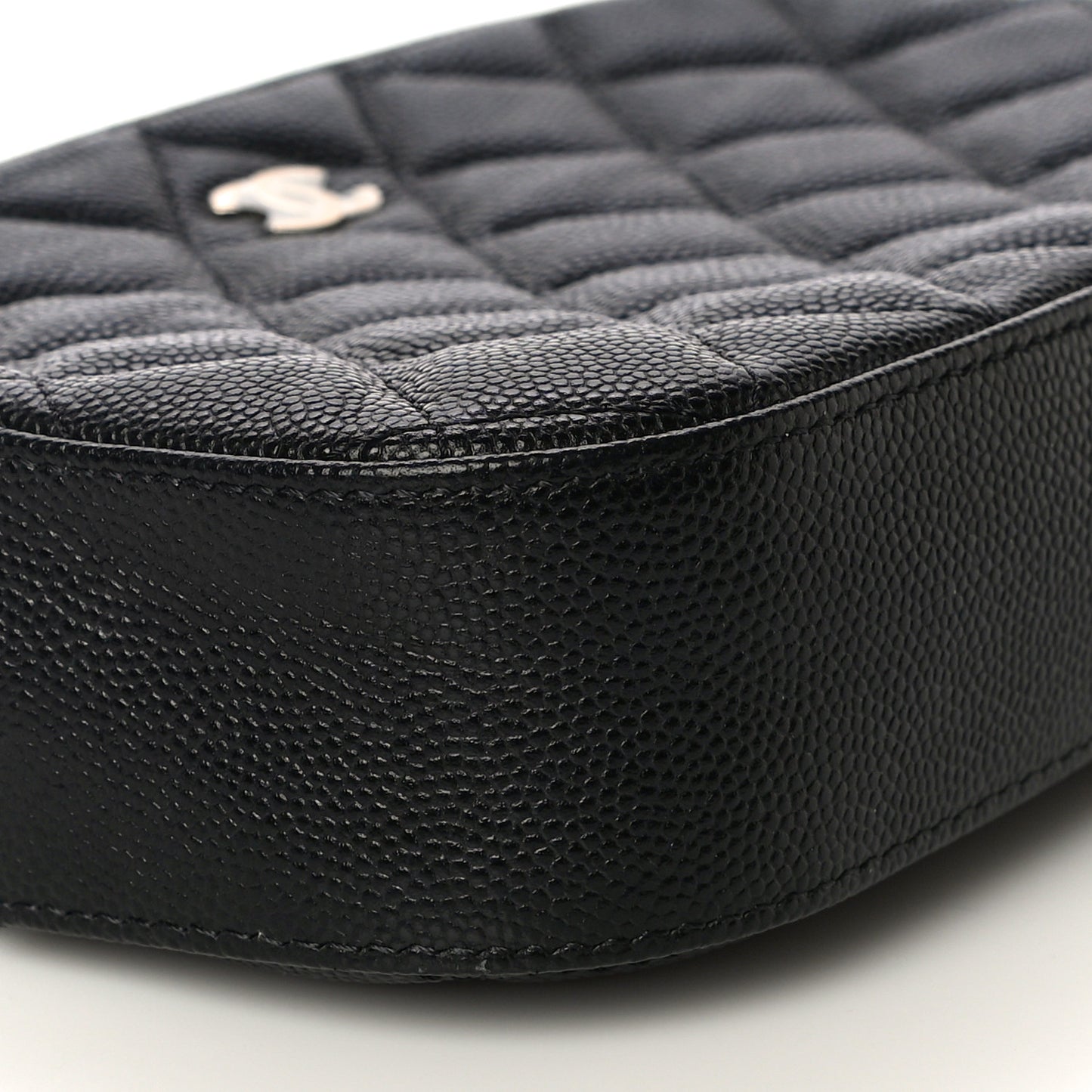 Caviar Quilted Vanity With Chain Black