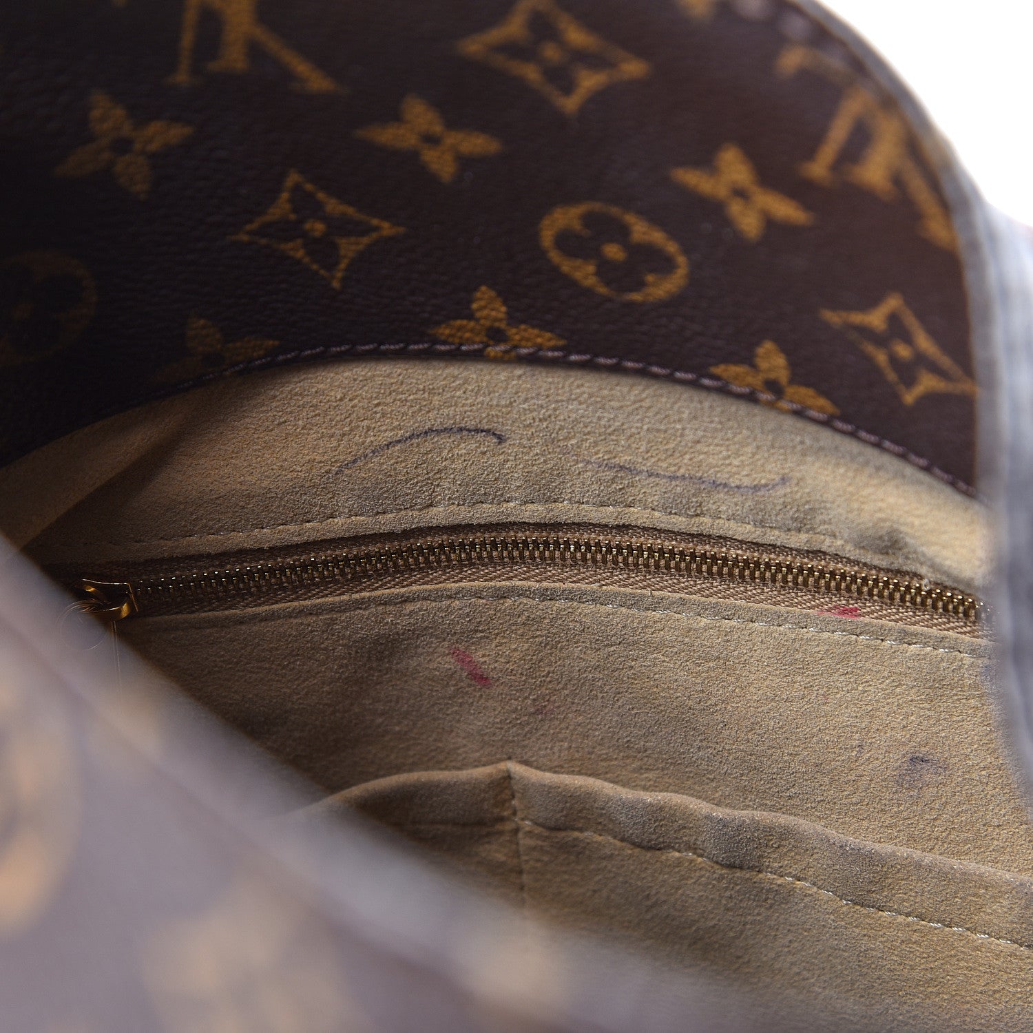 Louis Vuitton Monogram Artsy MM 11 of 14
