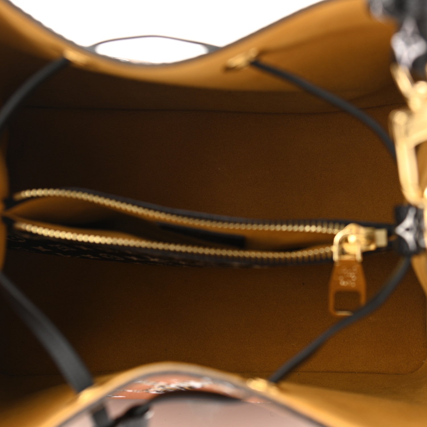 Louis Vuitton Monogram Giant Jungle NéoNoé Caramel 5 of 11