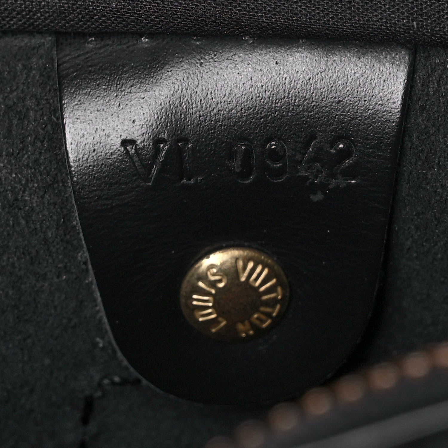 Louis Vuitton Epi Speedy 25 Black 6 of 12