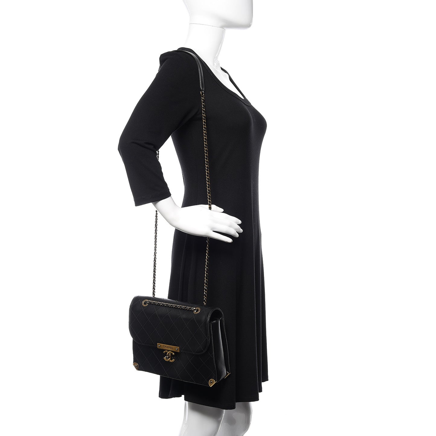 Shiny Lambskin Quilted Around The Corner Flap Black