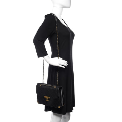 Chanel Shiny Lambskin Quilted Around The Corner Flap Black 2 of 10
