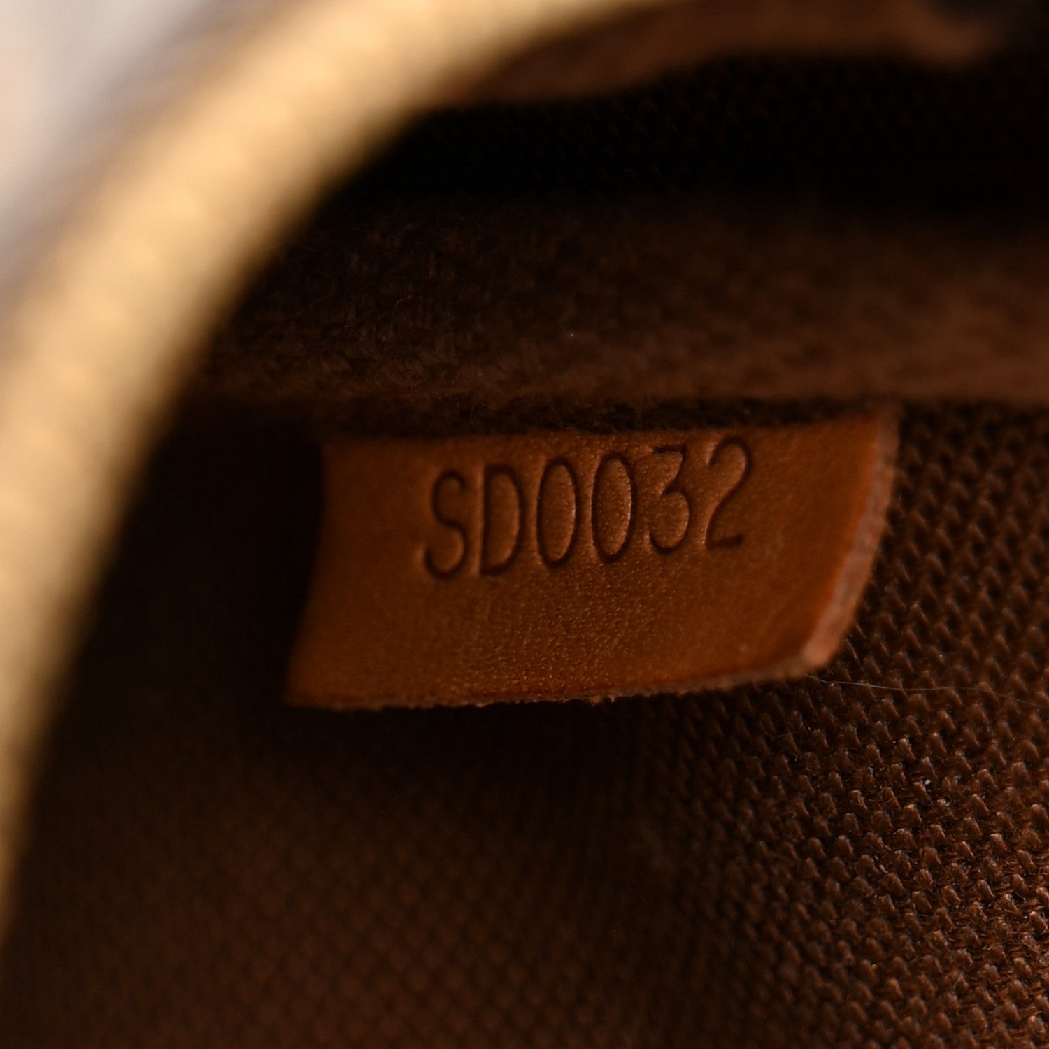 Louis Vuitton Monogram Petit Bucket 23 9 of 20