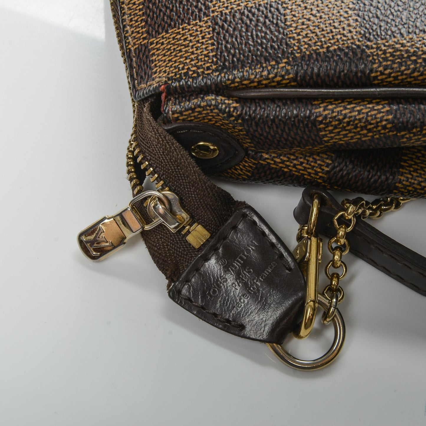 Damier Ebene Eva Clutch