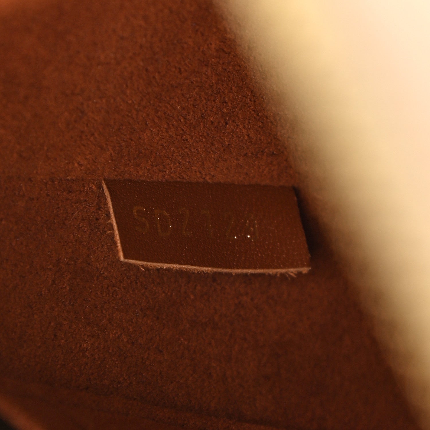 Louis Vuitton Monogram V Tote BB Creme 7 of 10