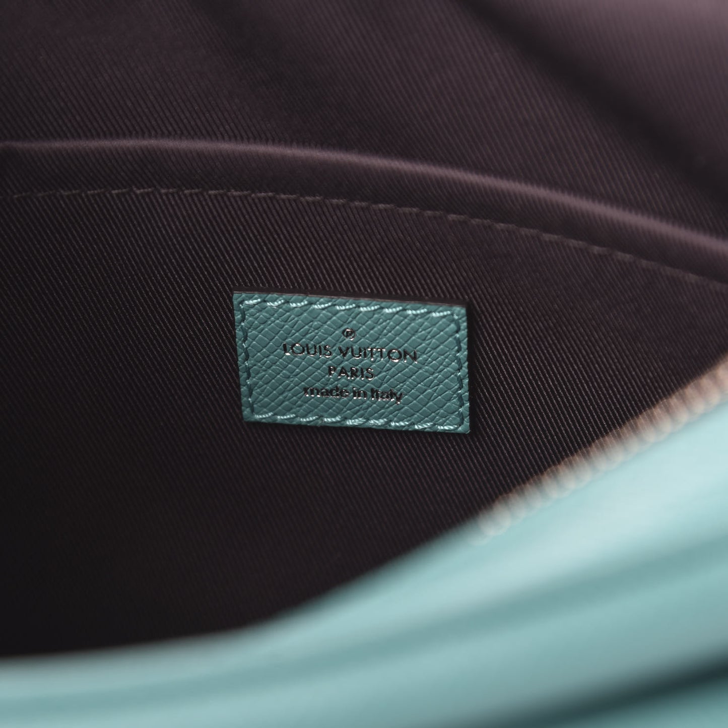Taiga Monogram Outdoor Messenger Vert