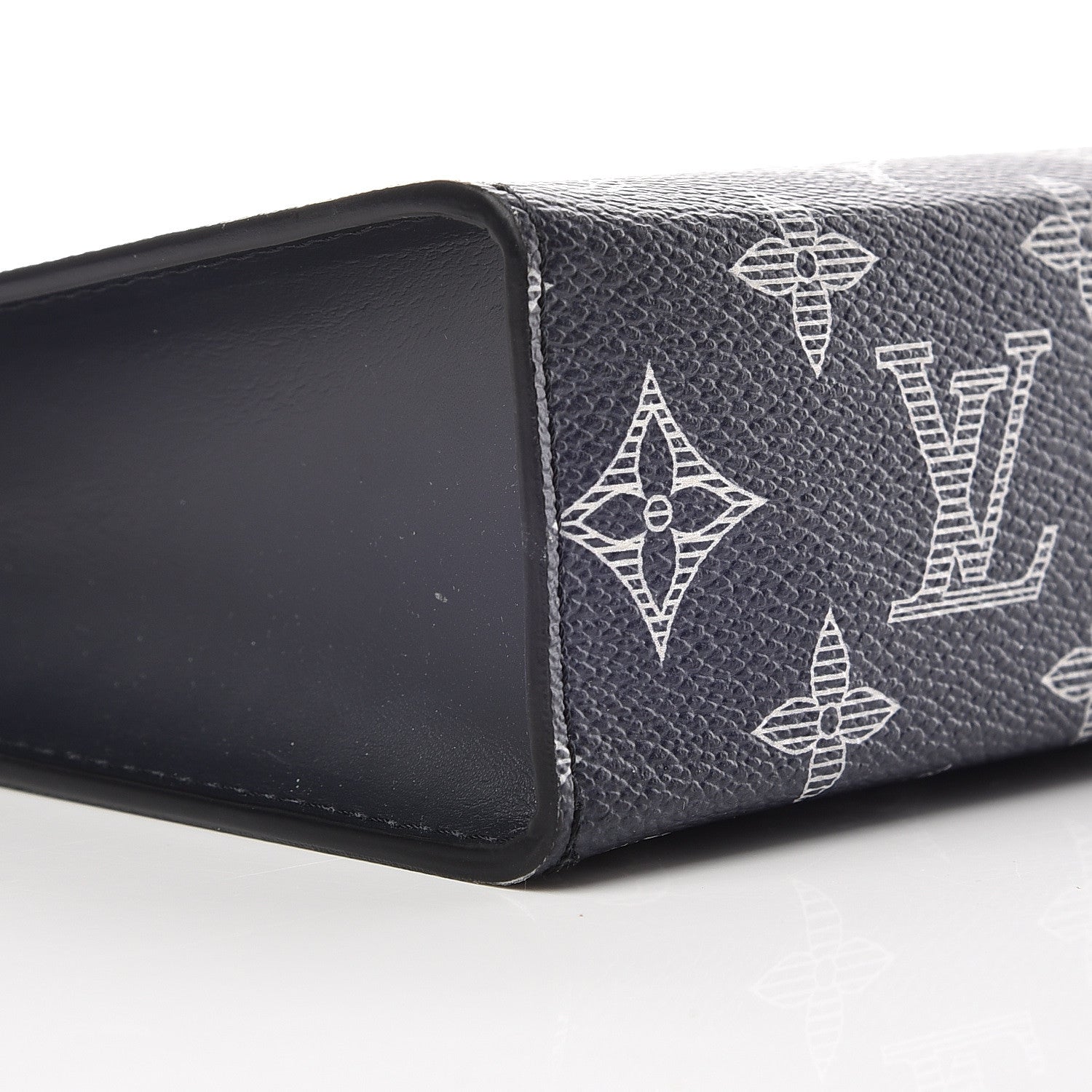 Louis Vuitton Savane Monogram Chapman Lion Pochette Voyage MM Ink 8 of 9