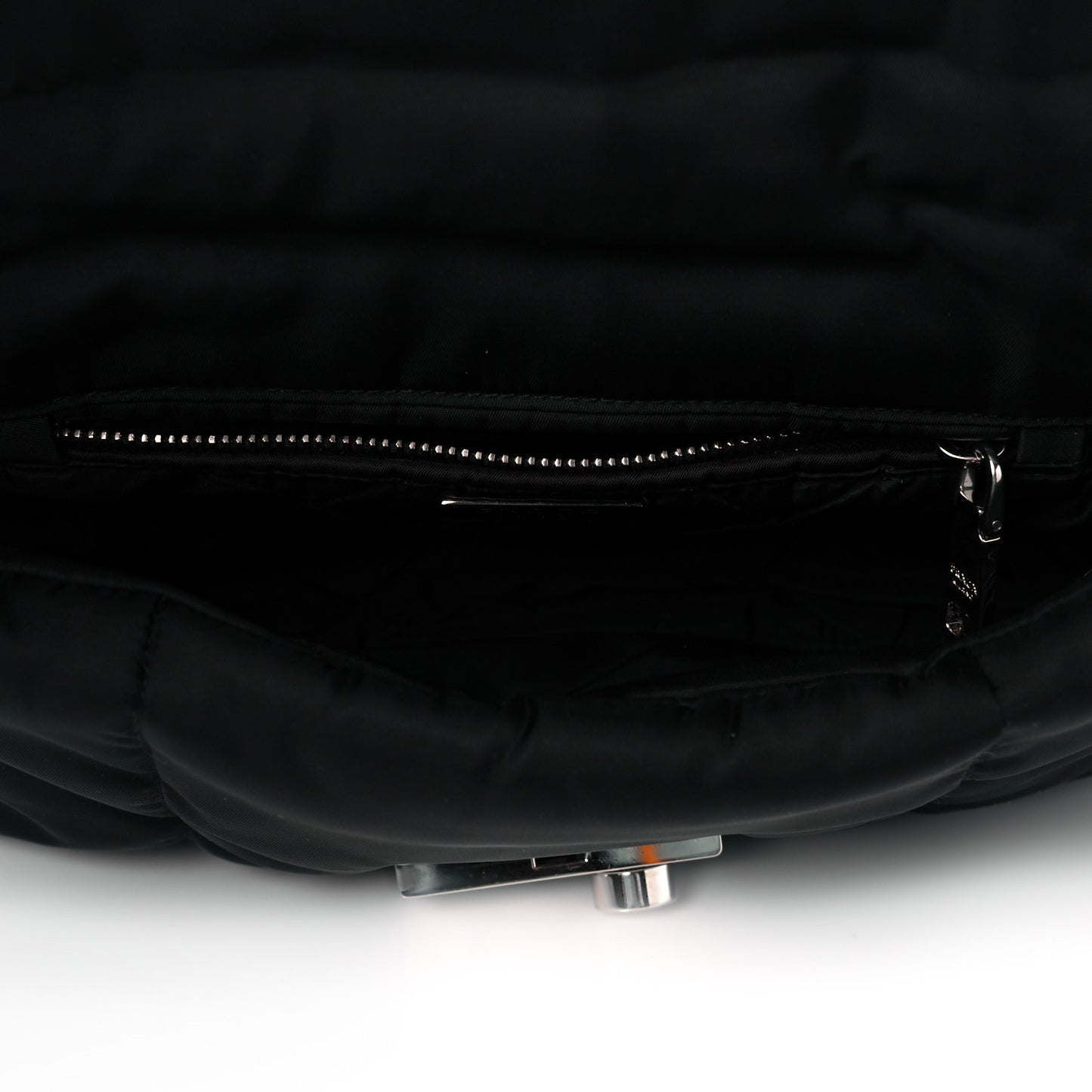 Tessuto Nylon Bomber Sound Chain Flap Shoulder Bag Black