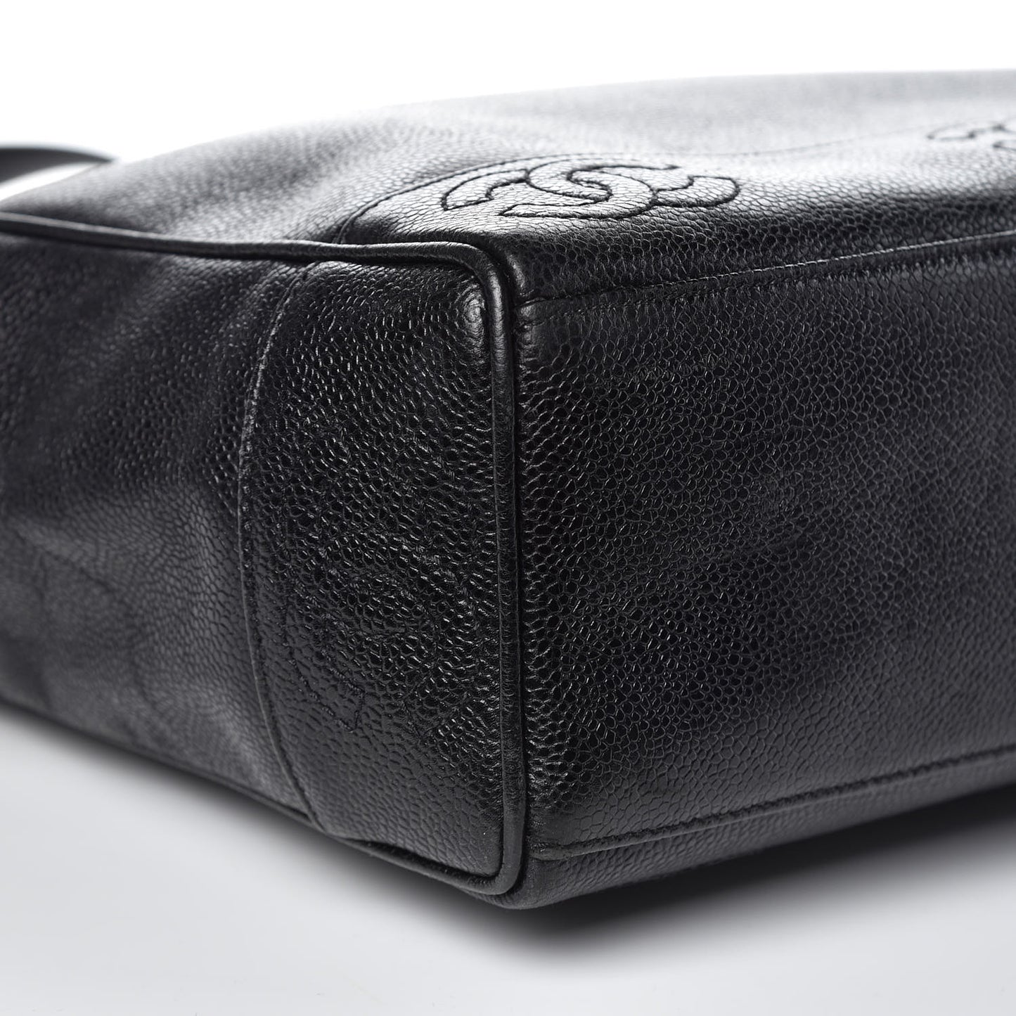 Caviar CC Shoulder Bag Black