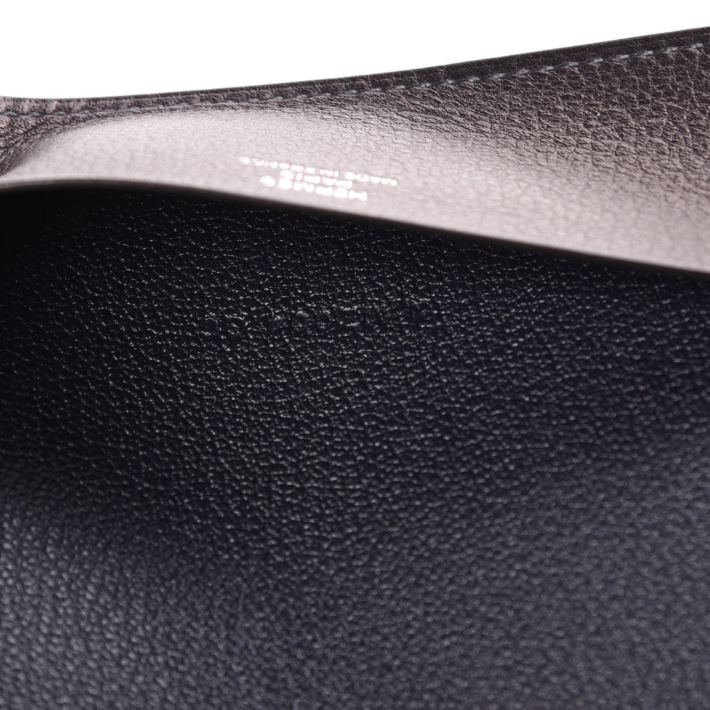 Evergrain MC2 Magellan Passport Holder Black
