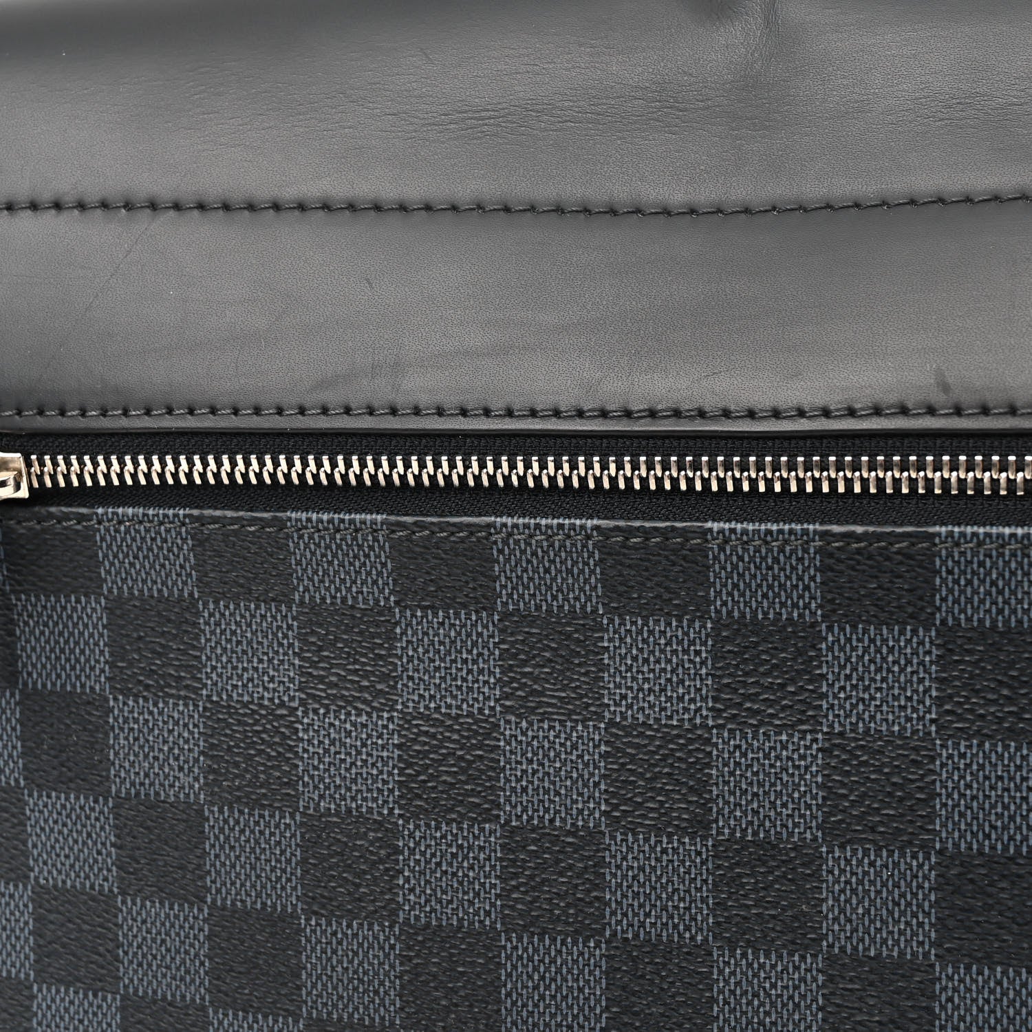 Louis Vuitton Damier Cobalt Newport Messenger MM 19 of 21