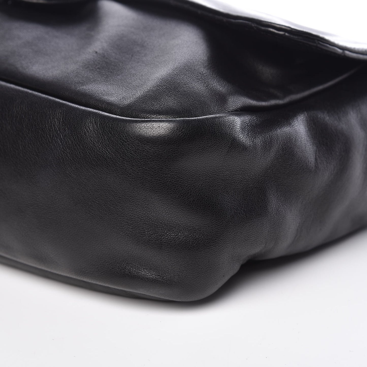 Lambskin Medium Soft and Chain Flap Black