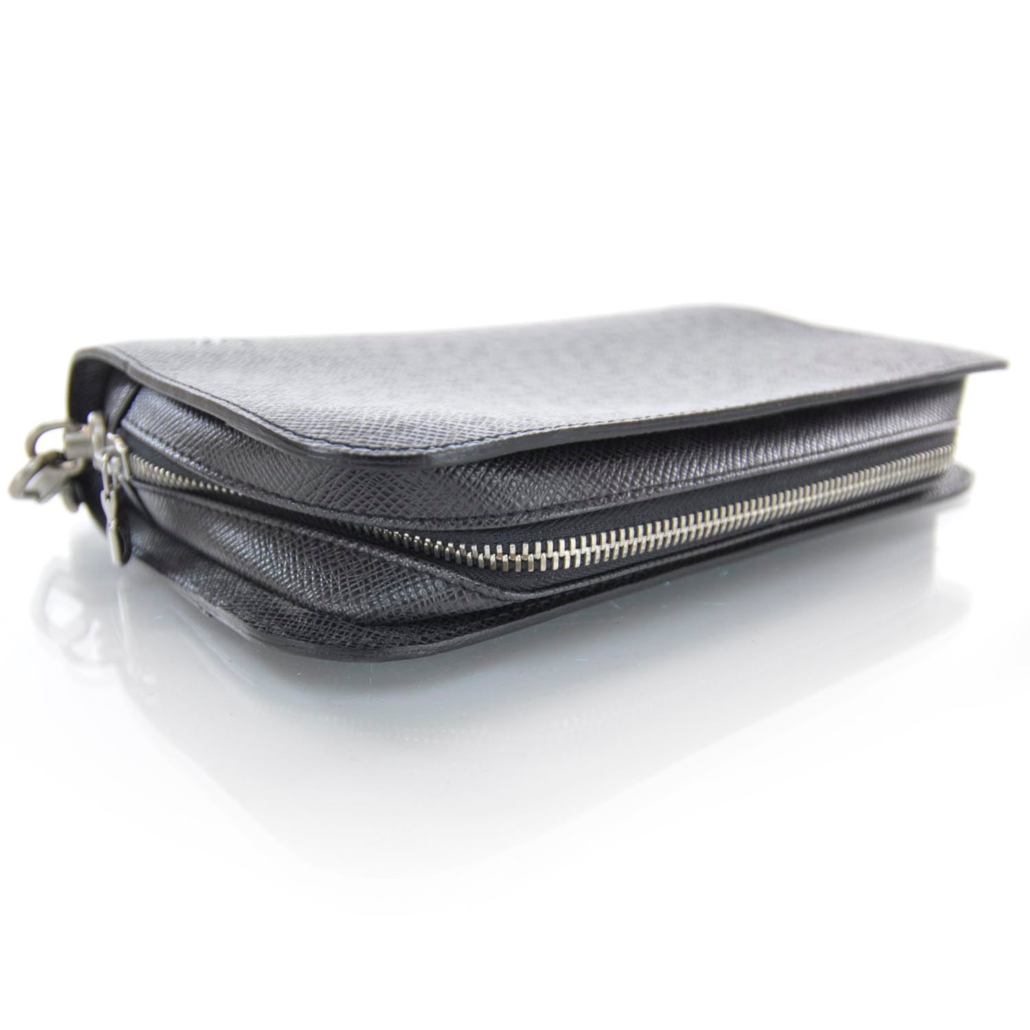 Louis Vuitton Taiga Pochette Toiletries Bag 4 of 8