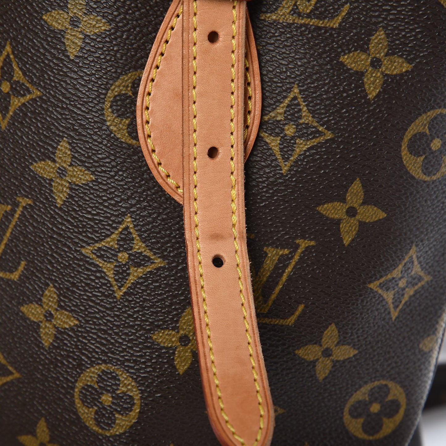 Monogram Petit Bucket 23