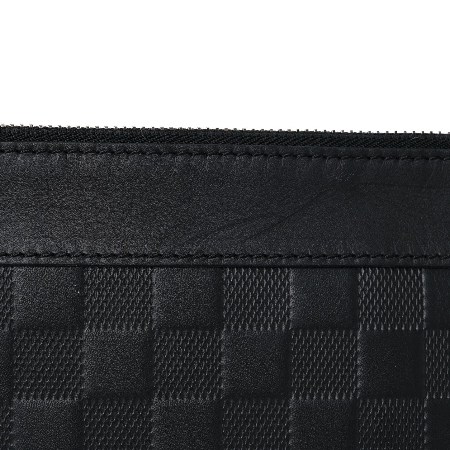 Damier Infini Discovery Pochette GM Onyx