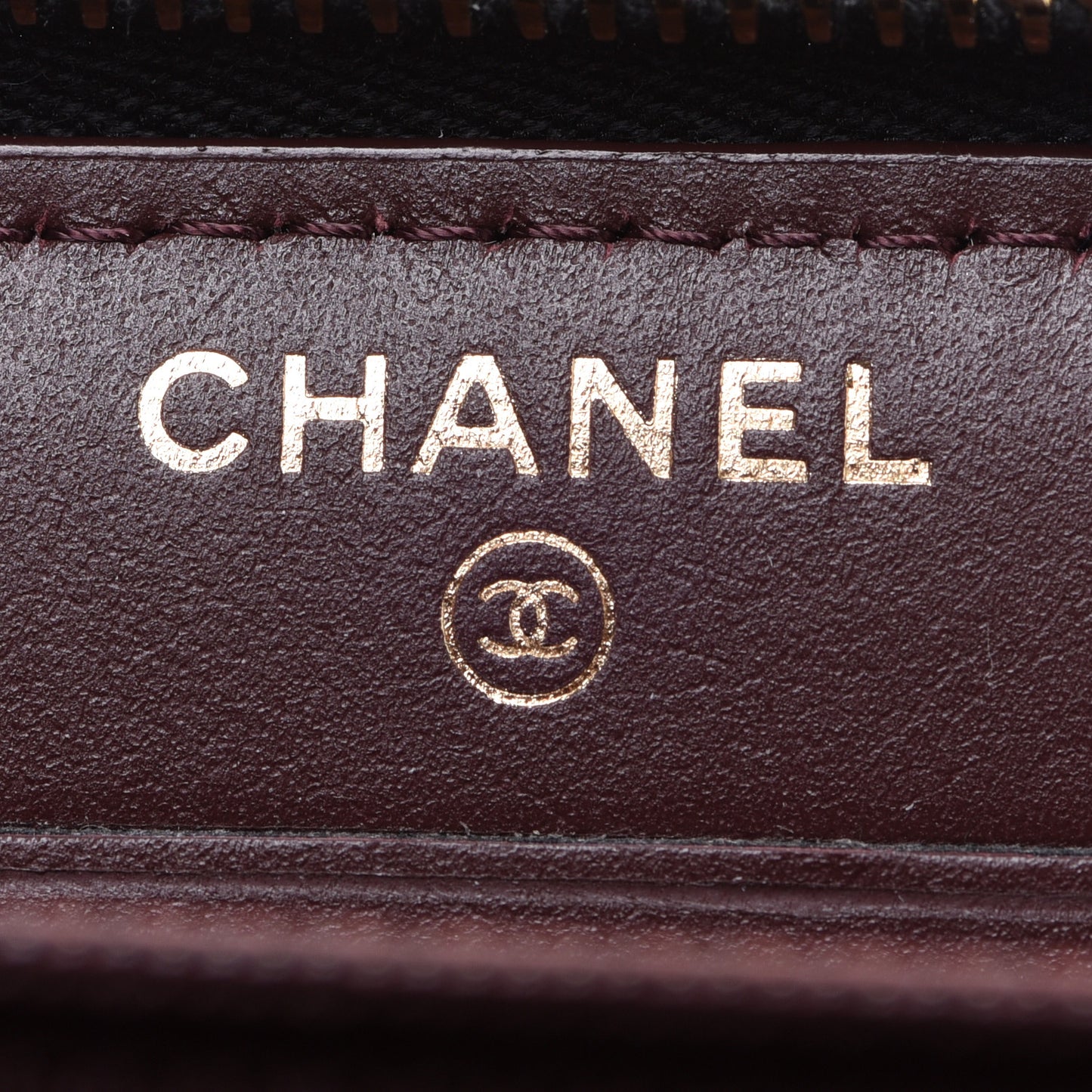 Aged Calfskin Quilted Small New York Charms 2.55 Reissue Zip Around Wallet Black