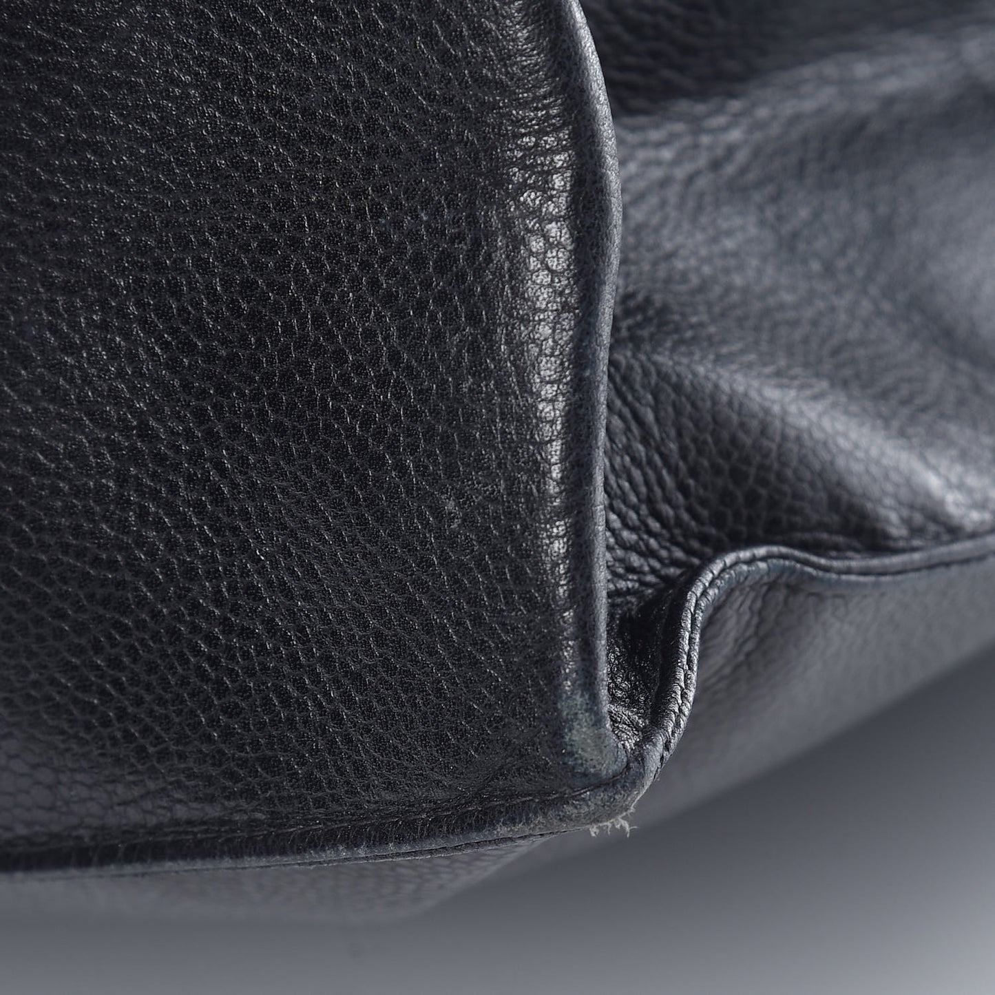 Caviar CC Tote Black
