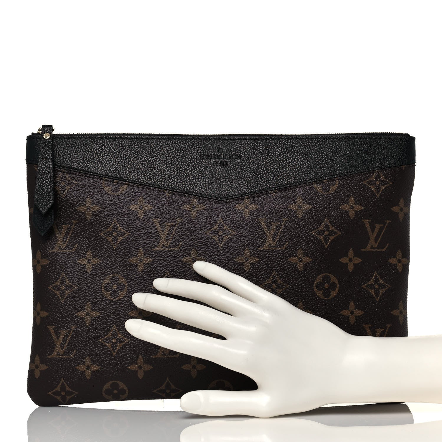 Louis Vuitton Monogram Daily Pouch Black 2 of 11
