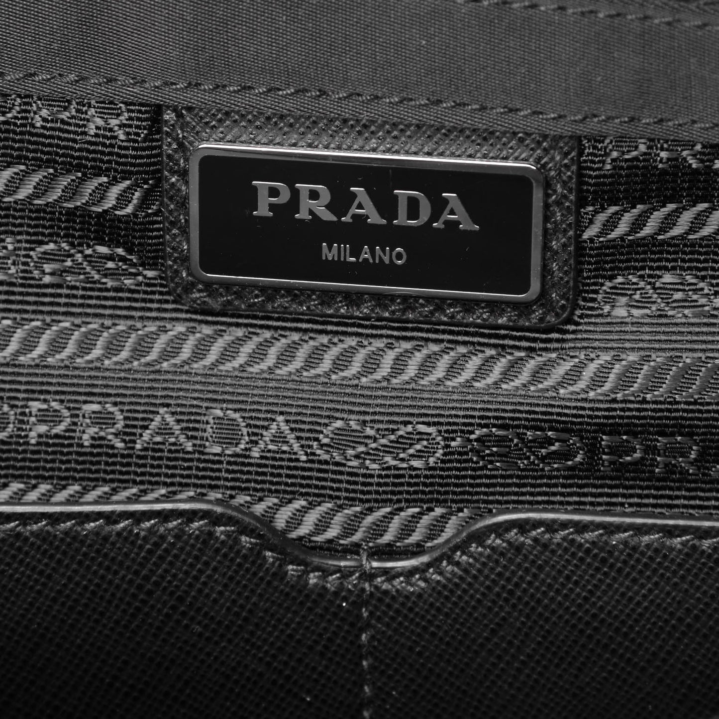 Tessuto Nylon Saffiano Logo Messenger Bag Black