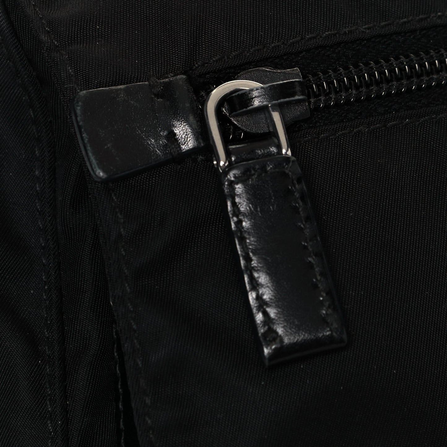 Nylon Vela Messenger Bag Black