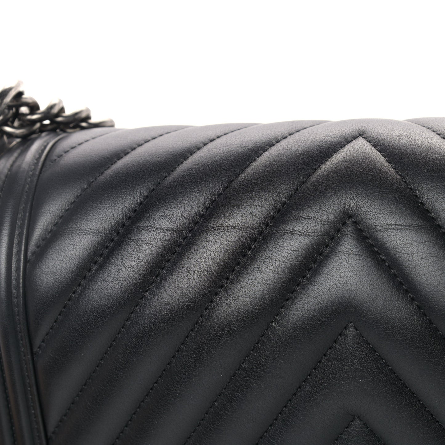 Calfskin Chevron Quilted New Medium Boy Flap Black