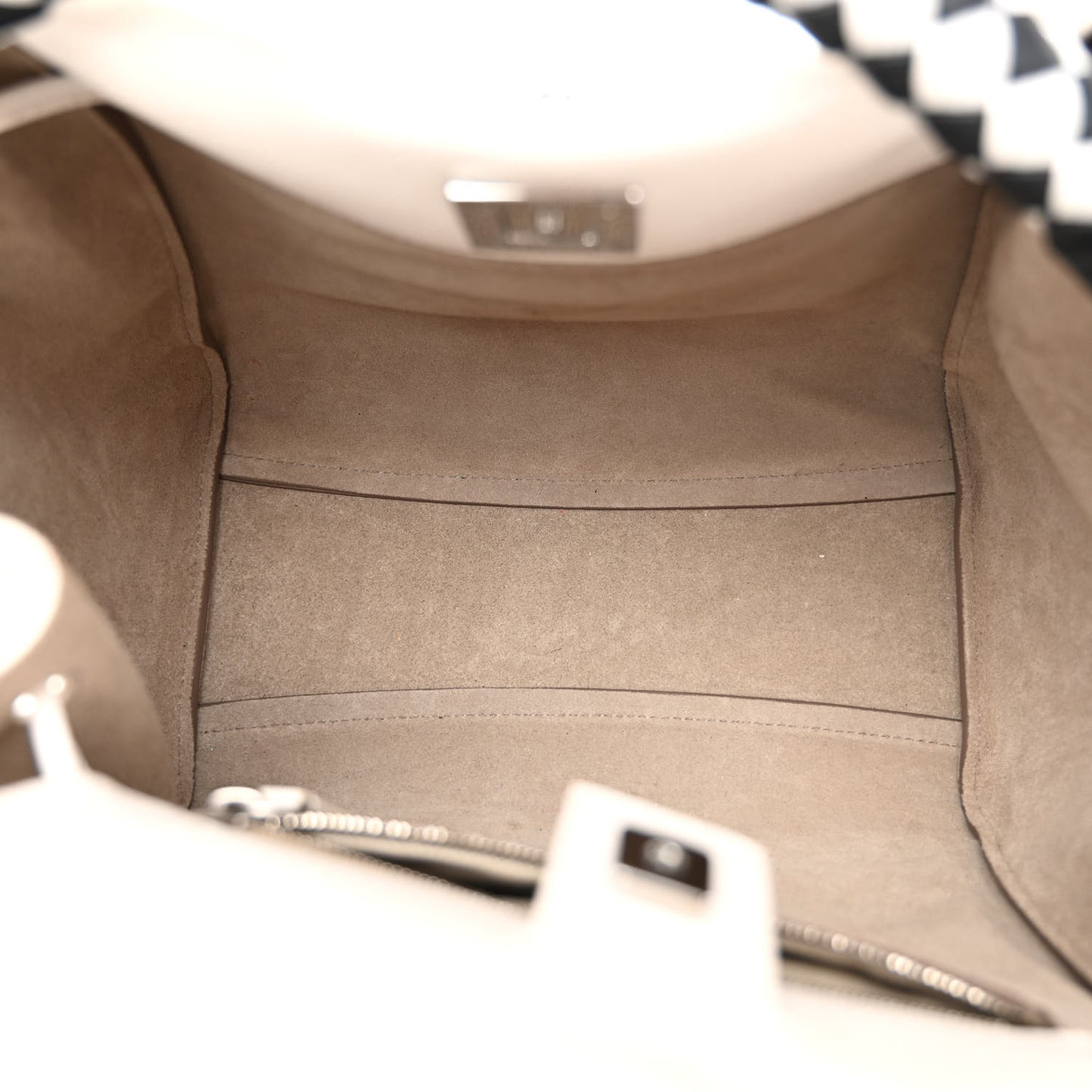 Heavy Grain Small Iris Tote Chalk Black