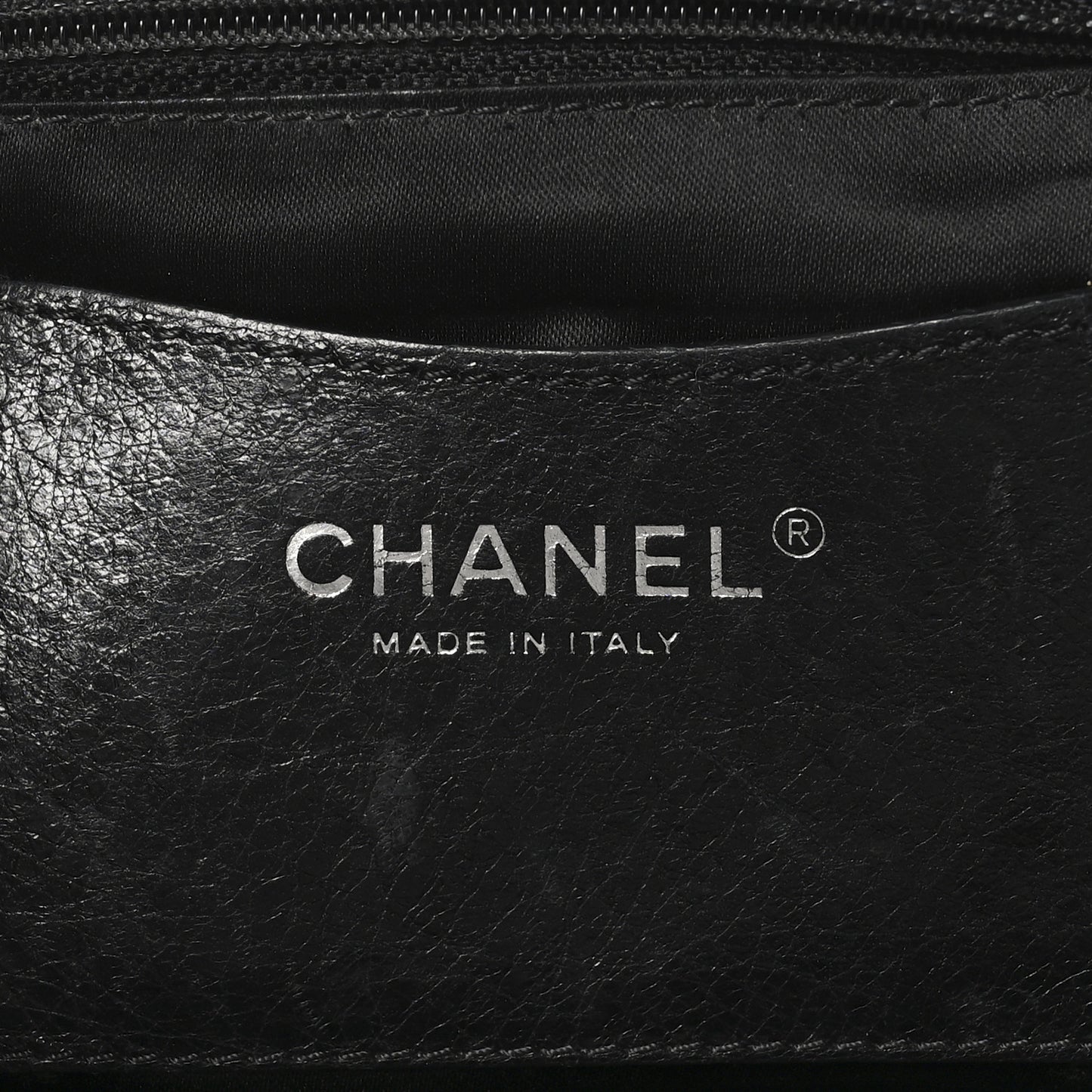 Glazed Calfskin Stitched XL On The Road Flap Black