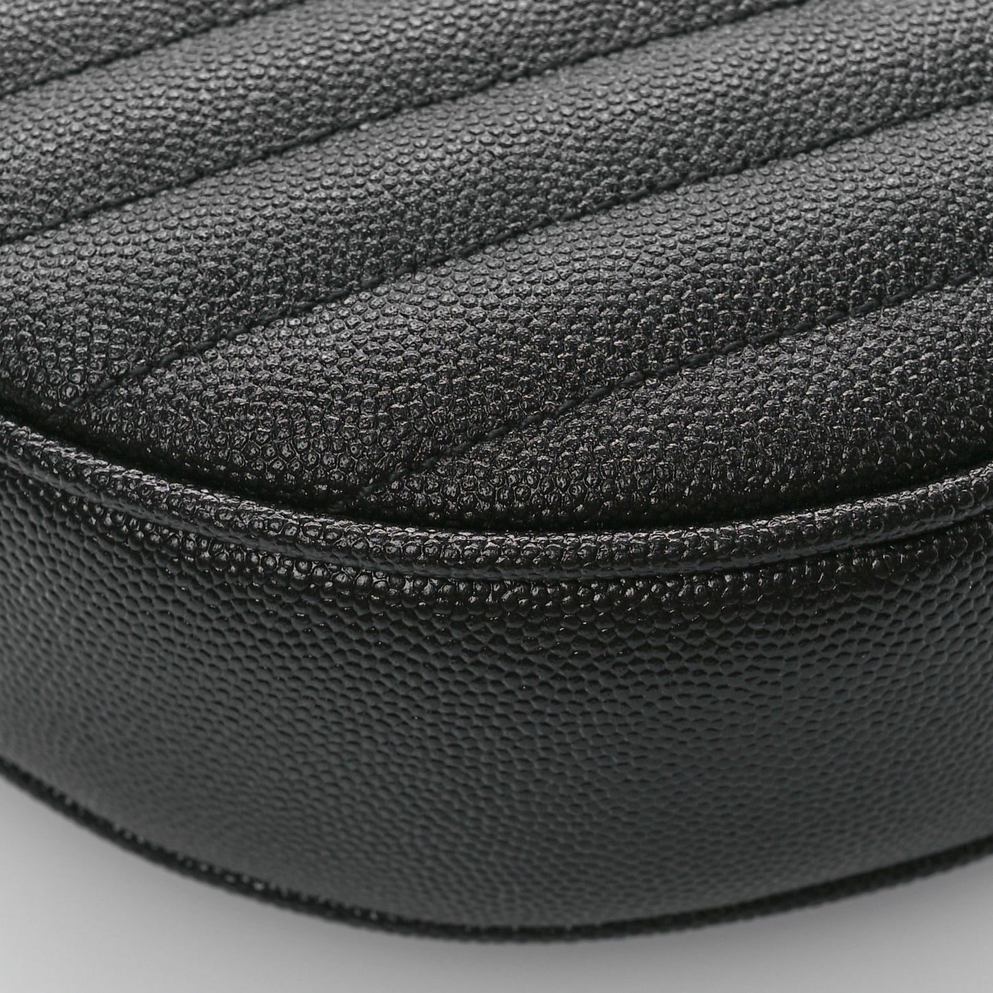 Grain De Poudre Matelasse Chevron Quilted Round Vinyle Camera Bag Black