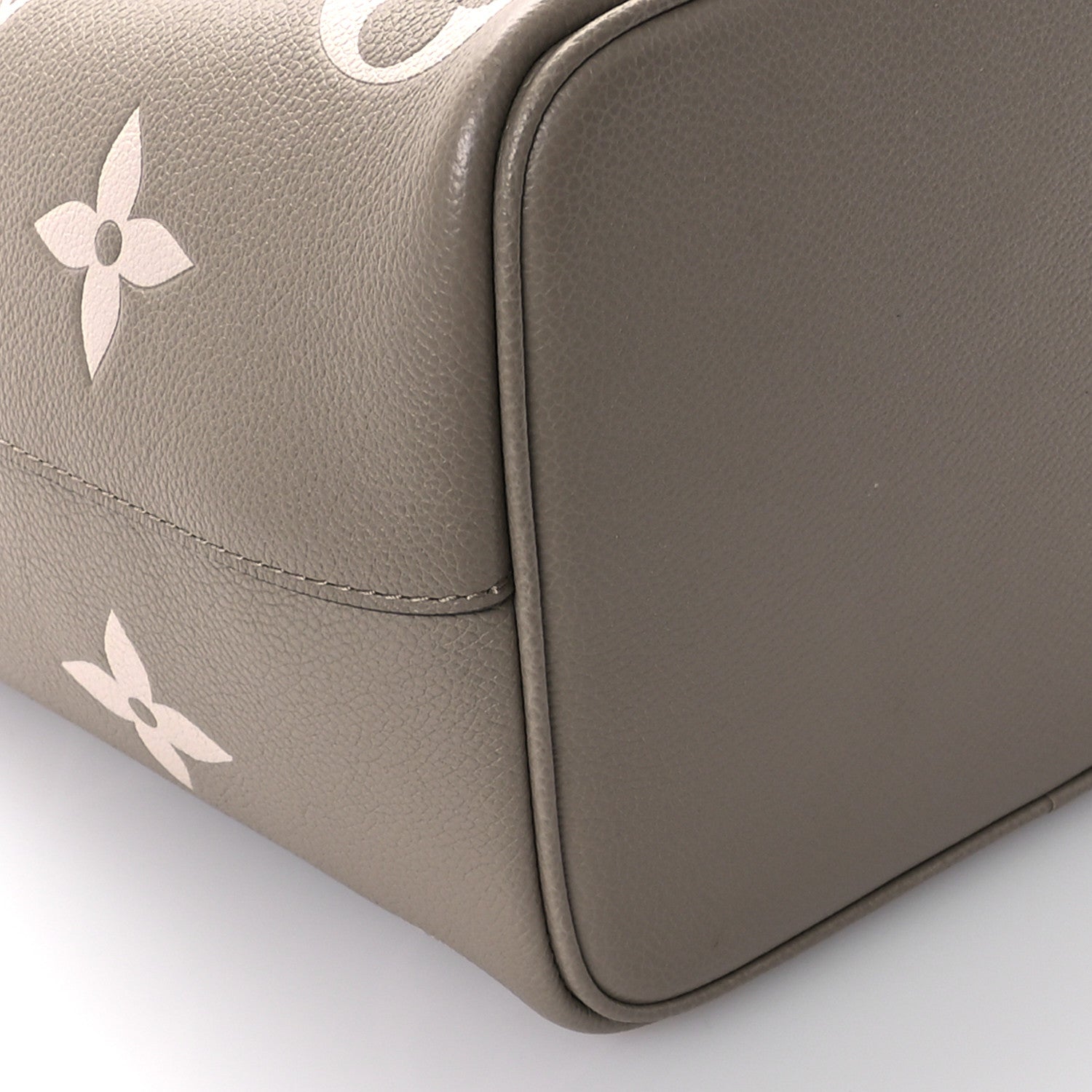 Louis Vuitton Empreinte Monogram Giant Neonoe MM Tourterelle Creme 9 of 10