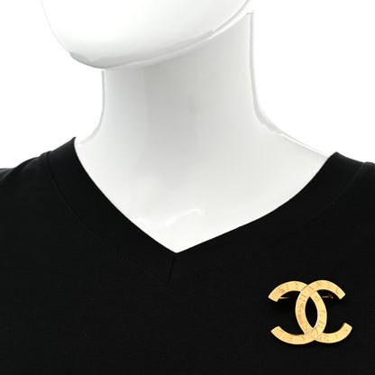 Chanel Metal Paris Button CC Large Brooch Gold 2 of 4