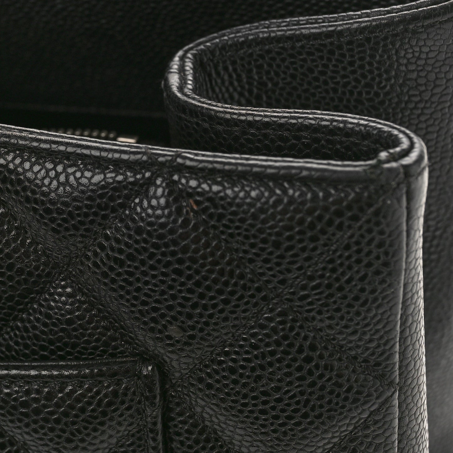 Caviar Quilted XL Grand Shopping Tote GST Black