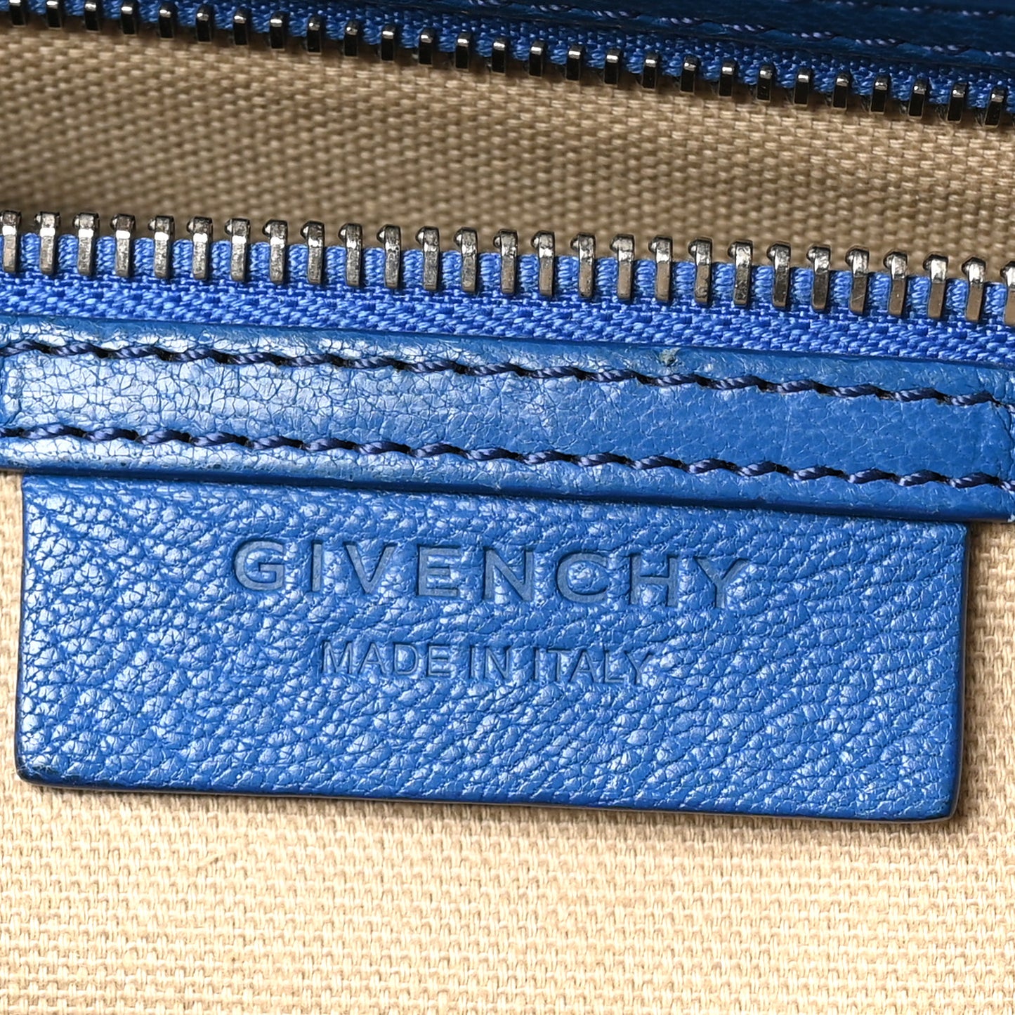 Sugar Goatskin Medium Antigona Bright Blue