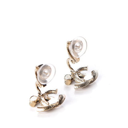 Chanel Enamel Pearl CC Clip On Earrings Light Gold Black 3 of 5