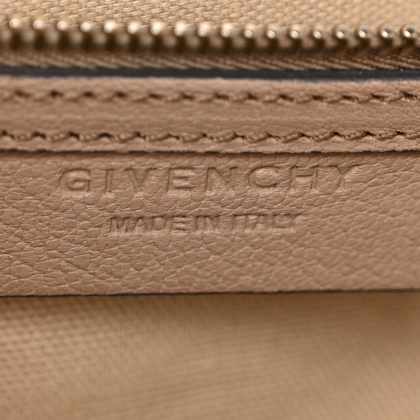 Sugar Goatskin Medium Antigona Linen