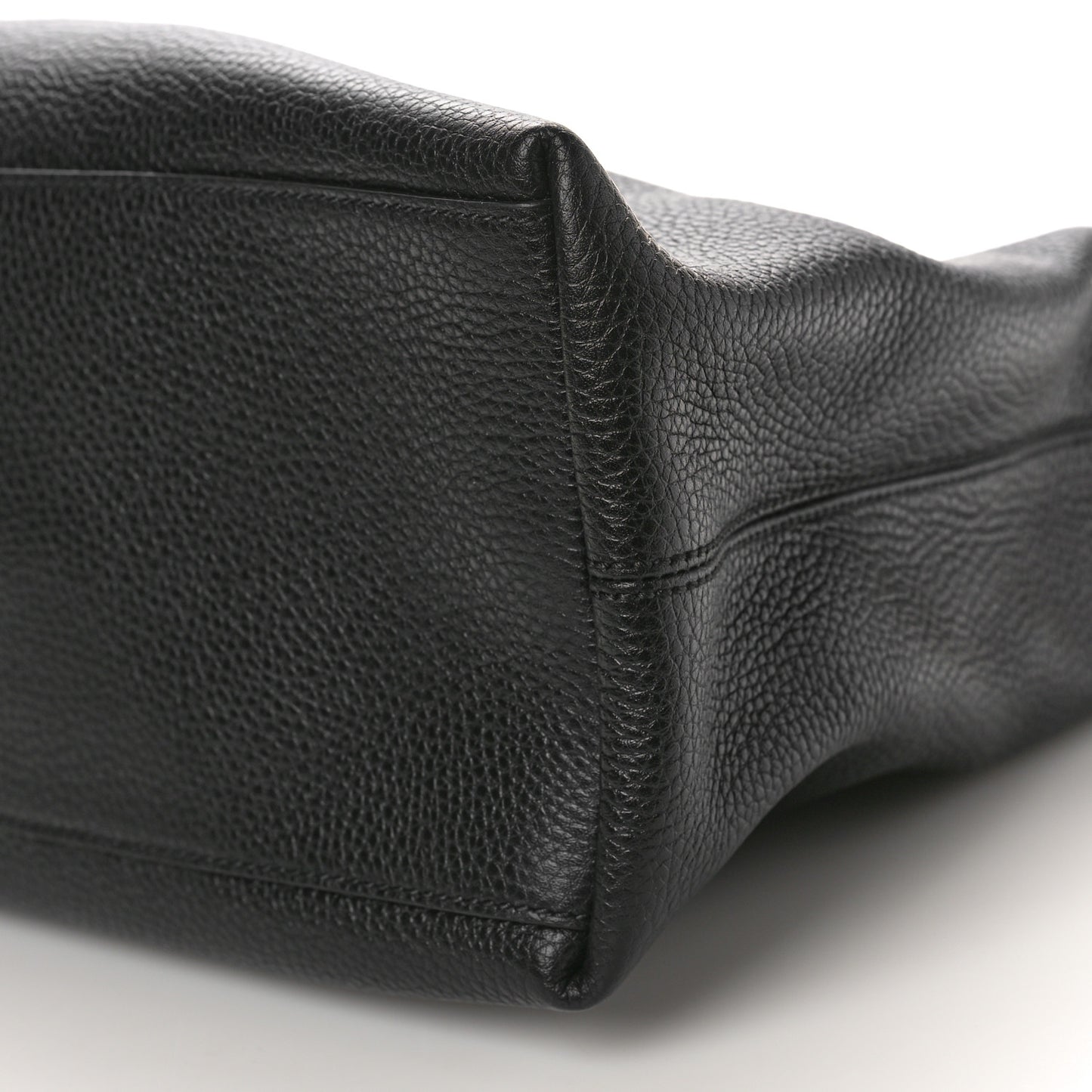 Pebbled Calfskin Medium Soho Chain Shoulder Bag Black