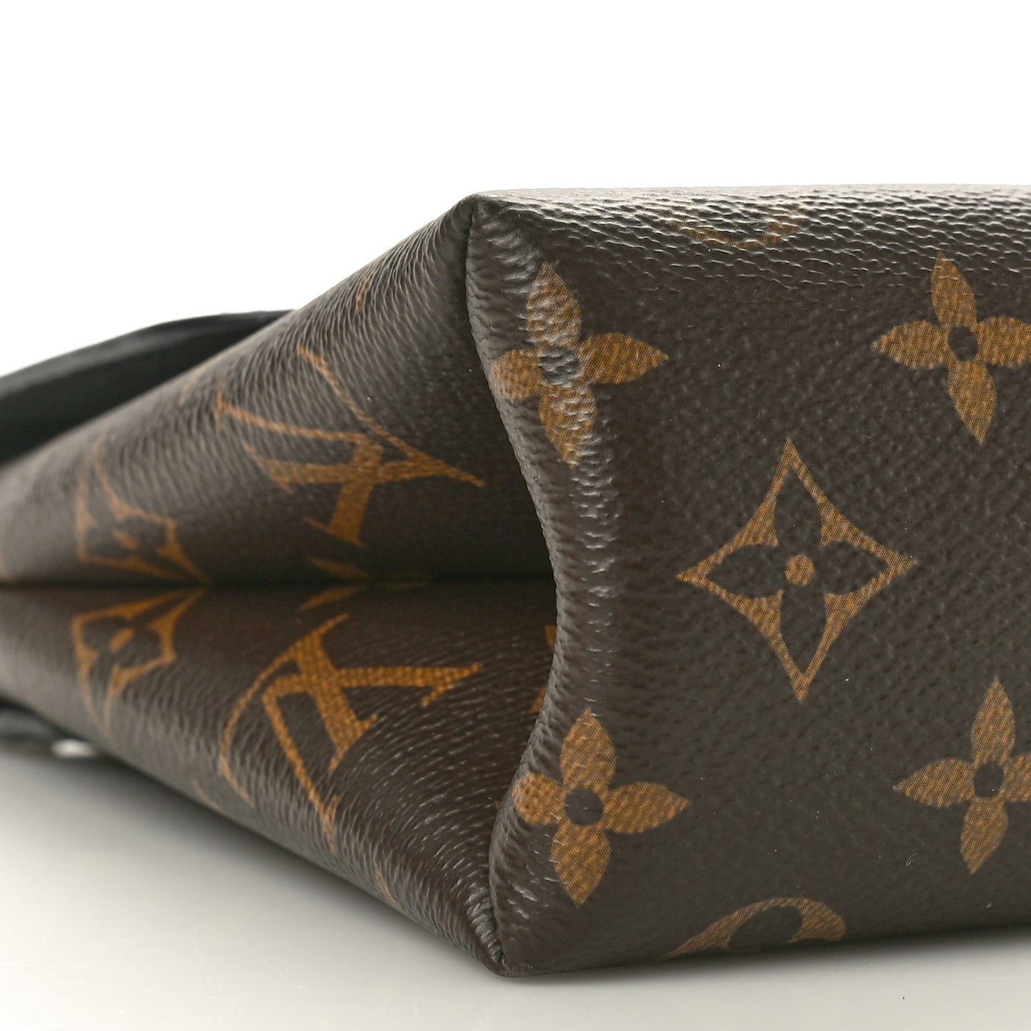 Monogram Locky BB Black