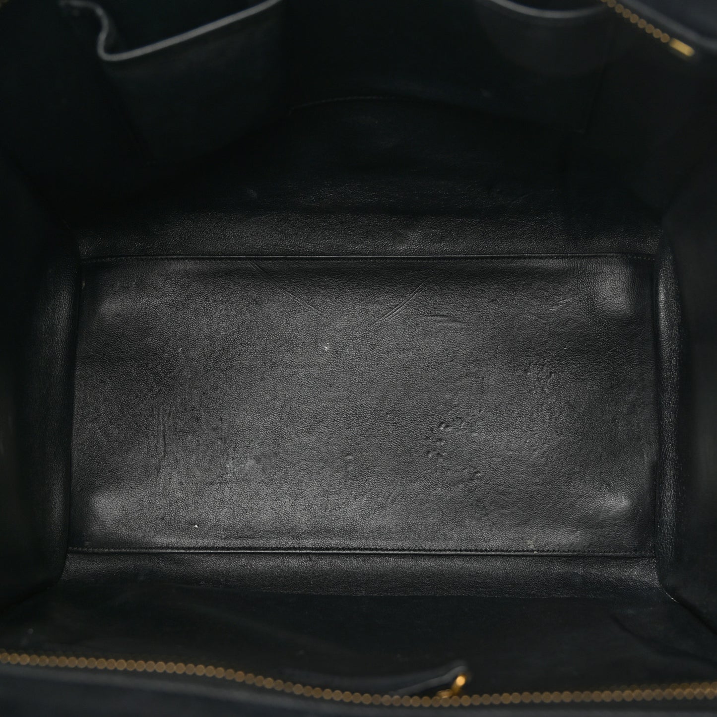 Smooth Calfskin Medium Luggage Black