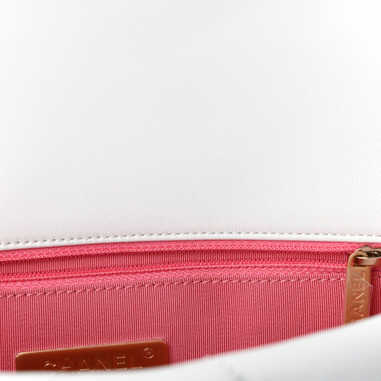 Lambskin Quilted Medium Chanel 19 Flap White