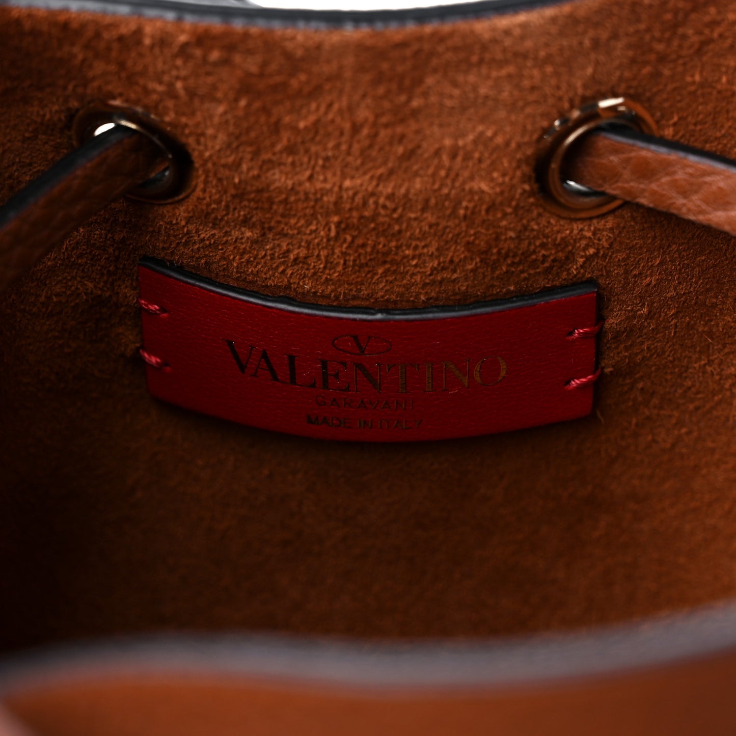 Grained Calfskin Rockstud Bucket Bag Saddle Brown