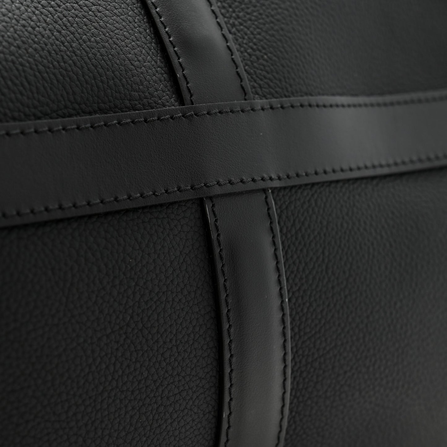 Grained Calfskin Aerogram Keepall Bandouliere 40 Black