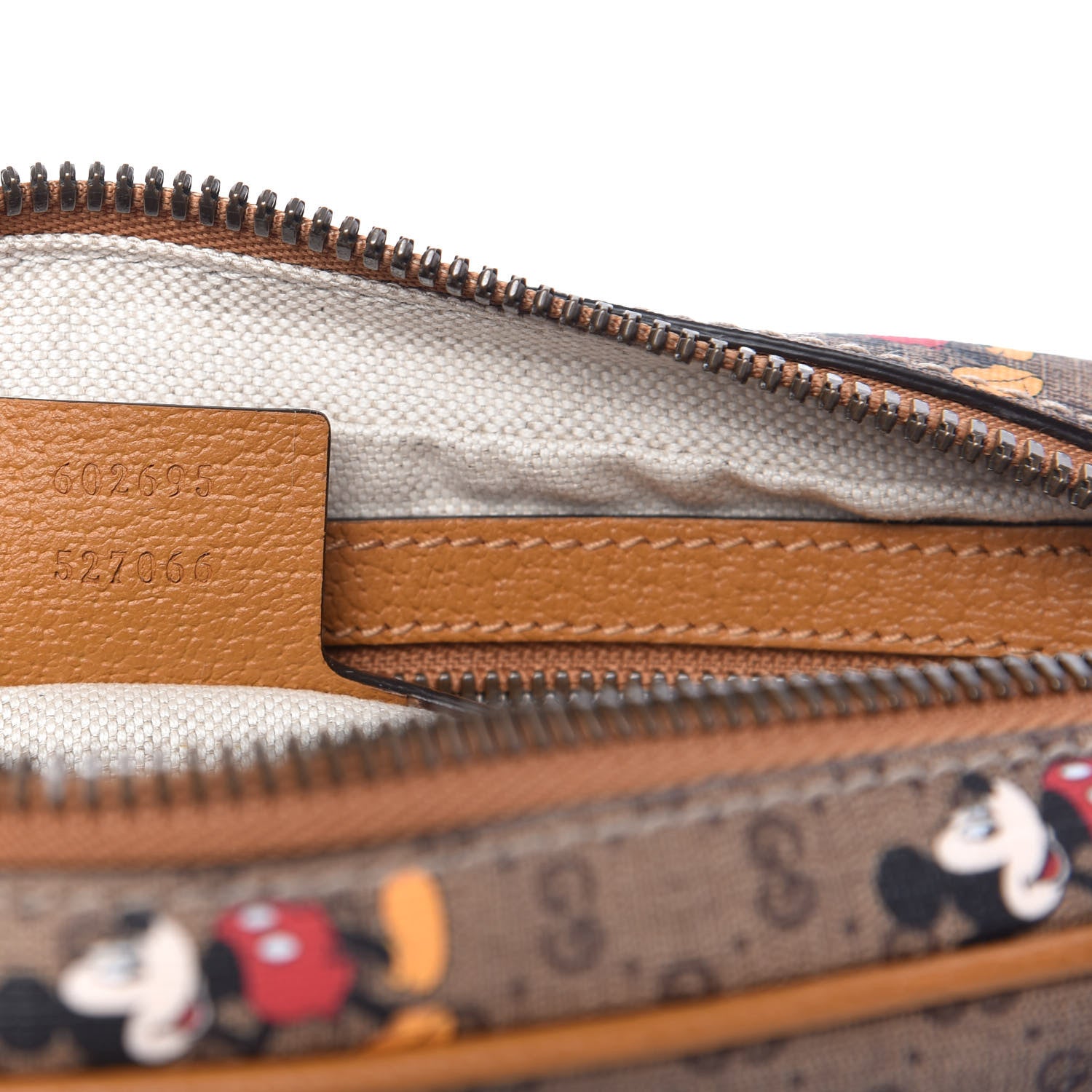 Gucci X DISNEY Mini Vintage GG Supreme Monogram Mickey Mouse Small Belt Bag 90 36 Beige Vintage Sun Oil 9 of 12
