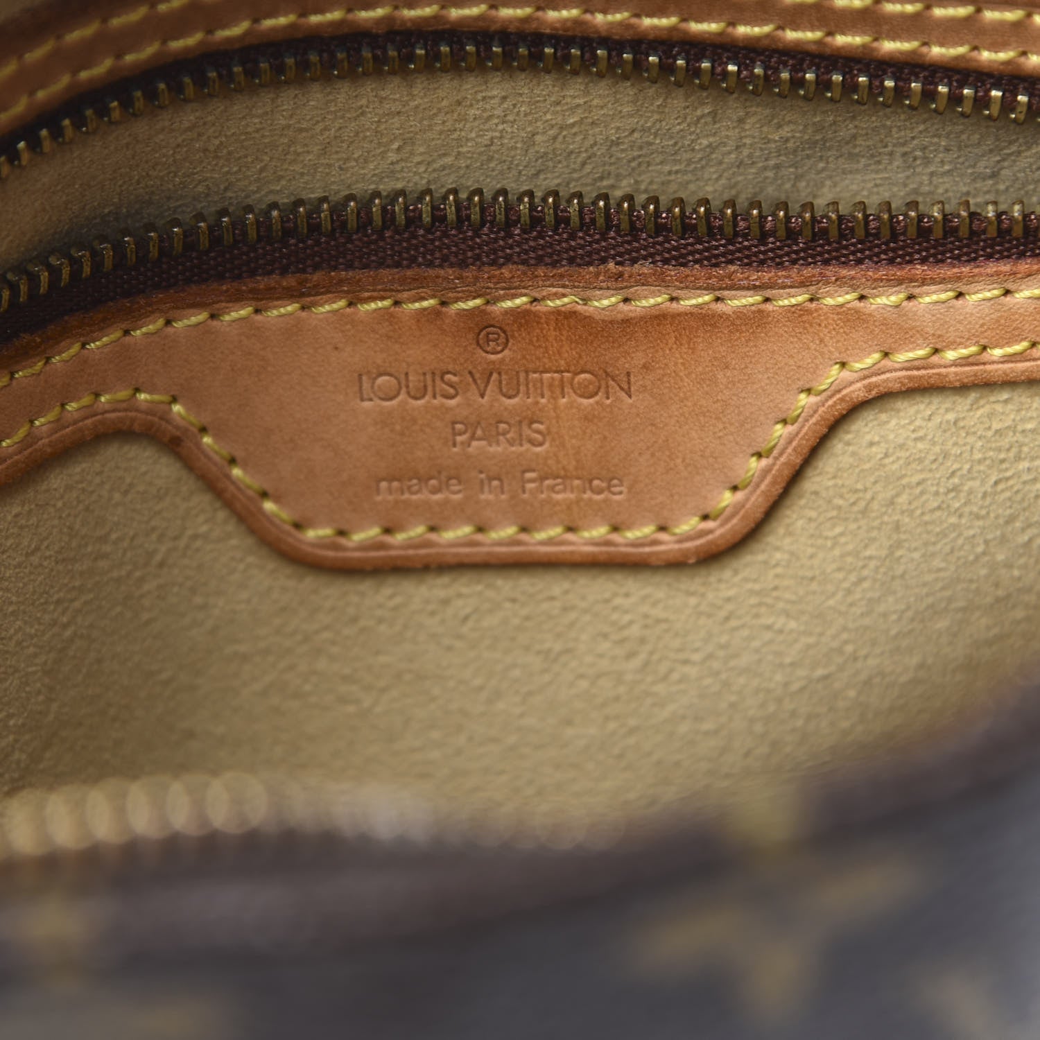 Louis Vuitton Monogram Looping MM 6 of 11